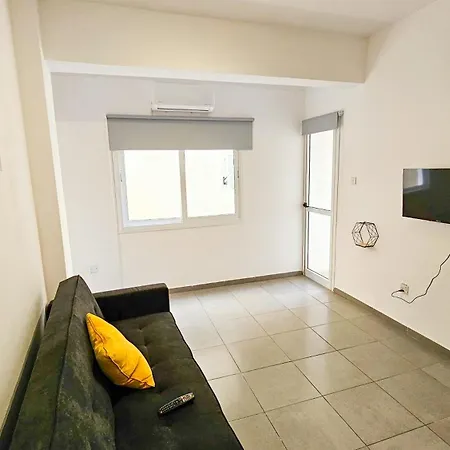 Heaven Apartment, 150m From Chabad Lubavitch Daire