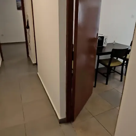 Heaven Apartment, 150m From Chabad Lubavitch Daire Larnaca
